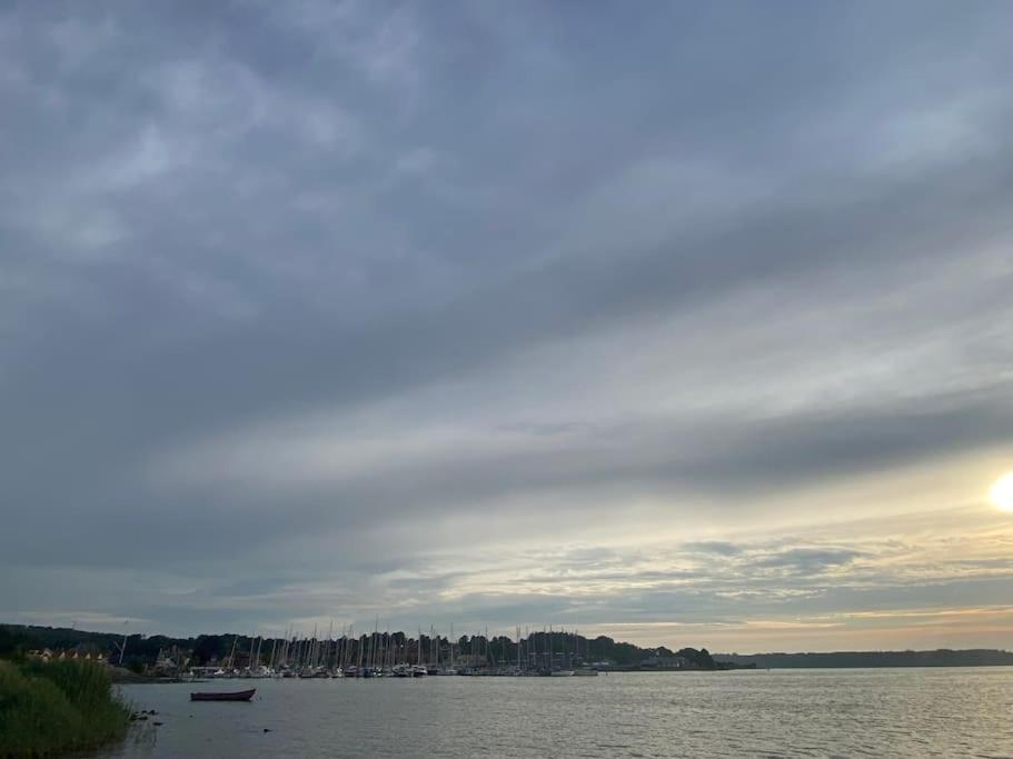 Idyllisk, Historisk Byhus Ved Fjorden I Mariager Zewnętrze zdjęcie