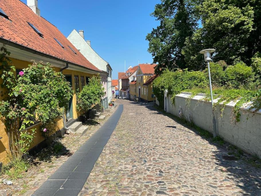 Idyllisk, Historisk Byhus Ved Fjorden I Mariager Zewnętrze zdjęcie