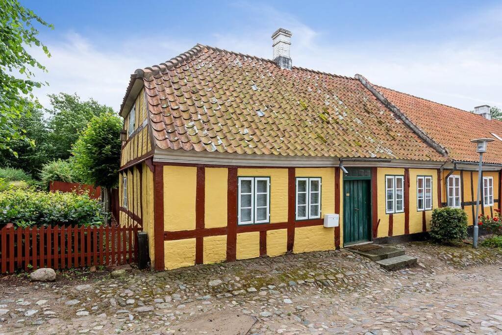 Idyllisk, Historisk Byhus Ved Fjorden I Mariager Zewnętrze zdjęcie
